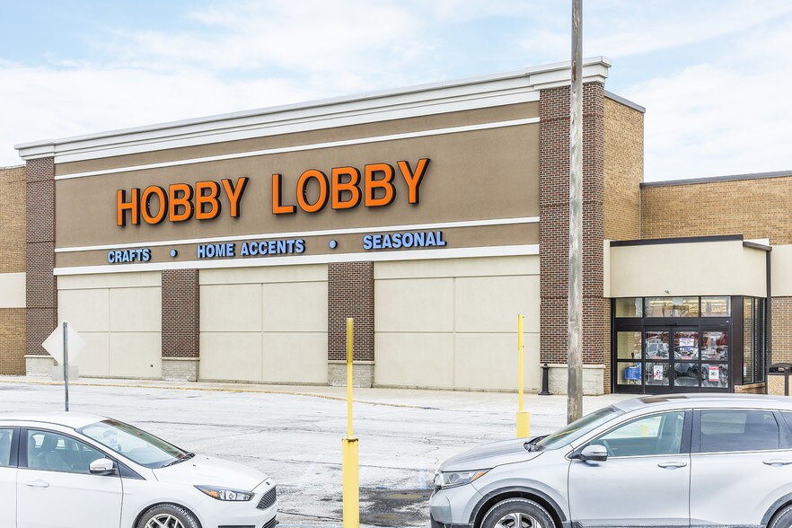 More Photos Of 1357 S Main, Adrian General Retail For Lease
