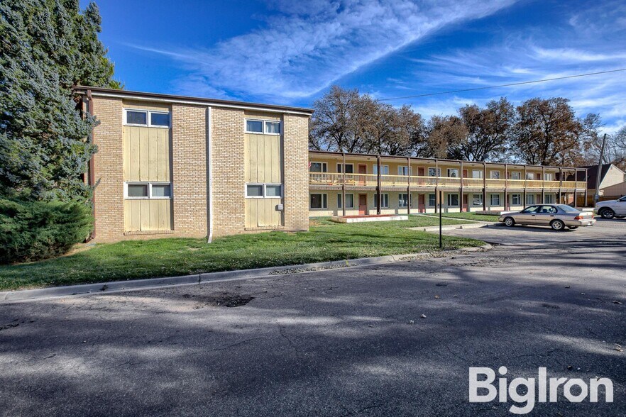 More Photos Of 1004 18th St, Belleville Apartments For Sale