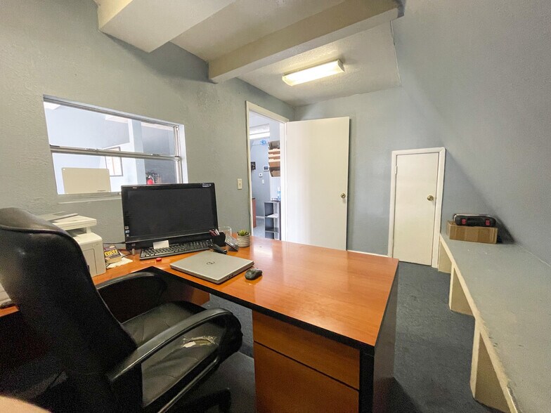 More Photos Of 1712 Kamler Ave, Orlando Office For Sale