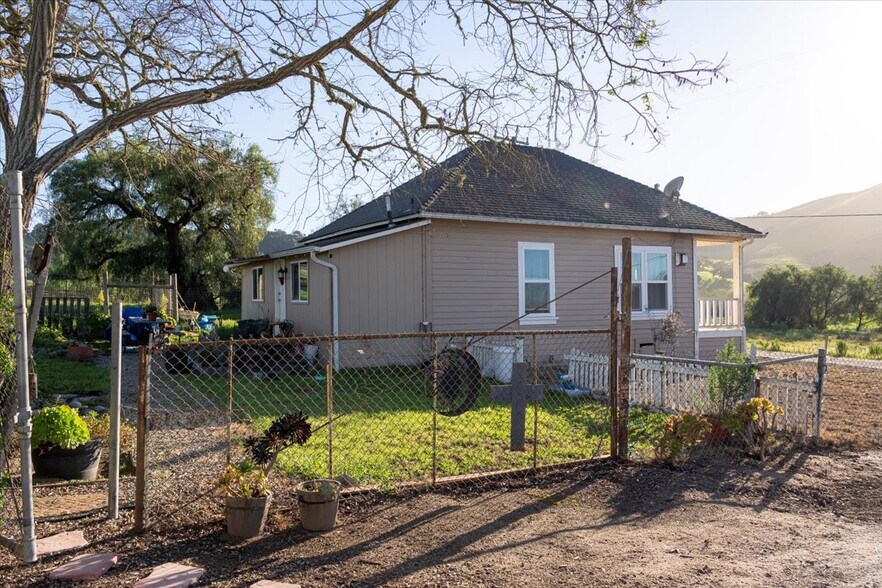 More Photos Of 9451 Batchelder Rd, Los Alamos Land For Sale
