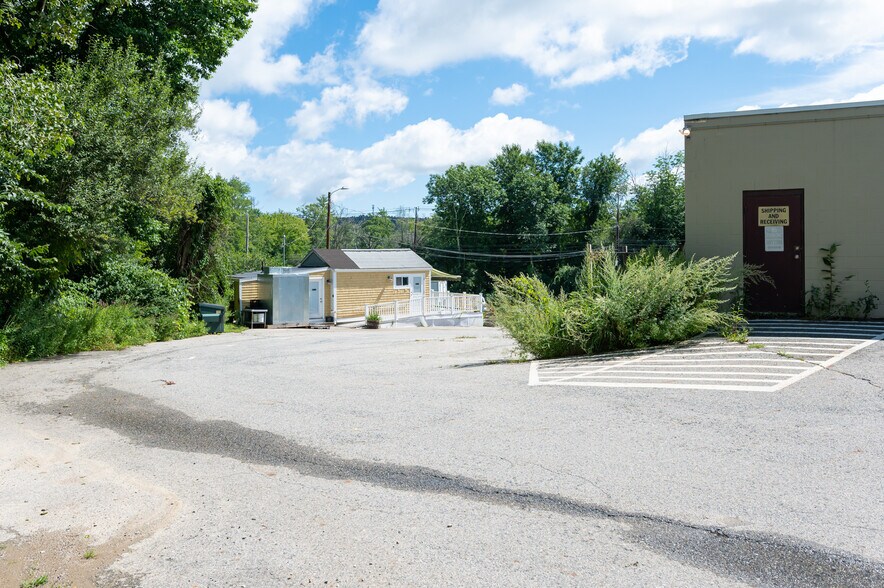 More Photos Of 116 Newburyport Tpke, Rowley Storefront Retail Office For Lease