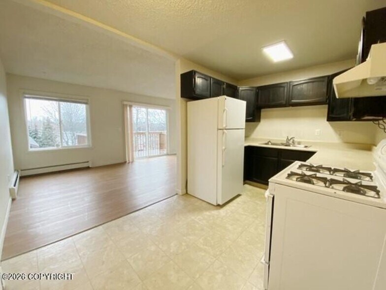 More Photos Of 513 E 15th Ter, Anchorage Apartments For Sale
