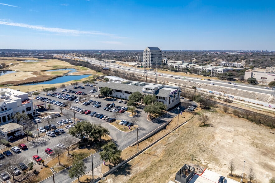 More Photos Of 423 Treeline Park, San Antonio Medical For Lease