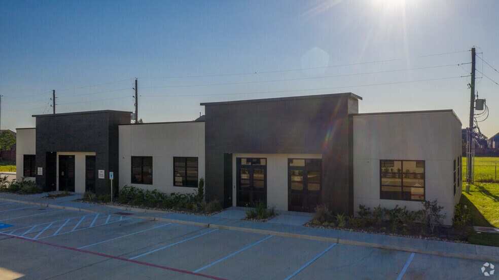 More Photos Of 8118 Fry Rd, Cypress Unknown For Lease