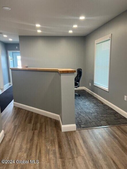 More Photos Of 4700 NY-30, Amsterdam Office For Sale