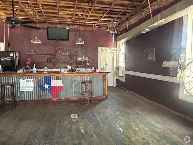 More Photos Of 107 N Kent St, Gorman Storefront Retail Residential For Sale