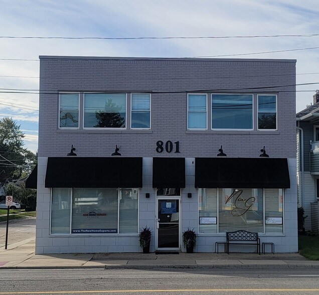 More Photos Of 801 W 11 Mile Rd, Royal Oak Office For Lease