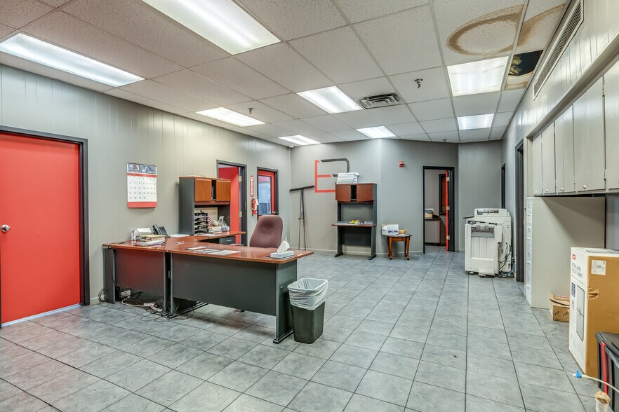 More Photos Of 4542 Baldwin Ave, Montgomery Warehouse For Sale