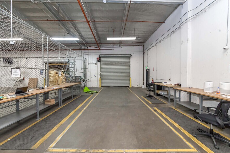 More Photos Of 3019 Vail Ave, Commerce Manufacturing For Sale