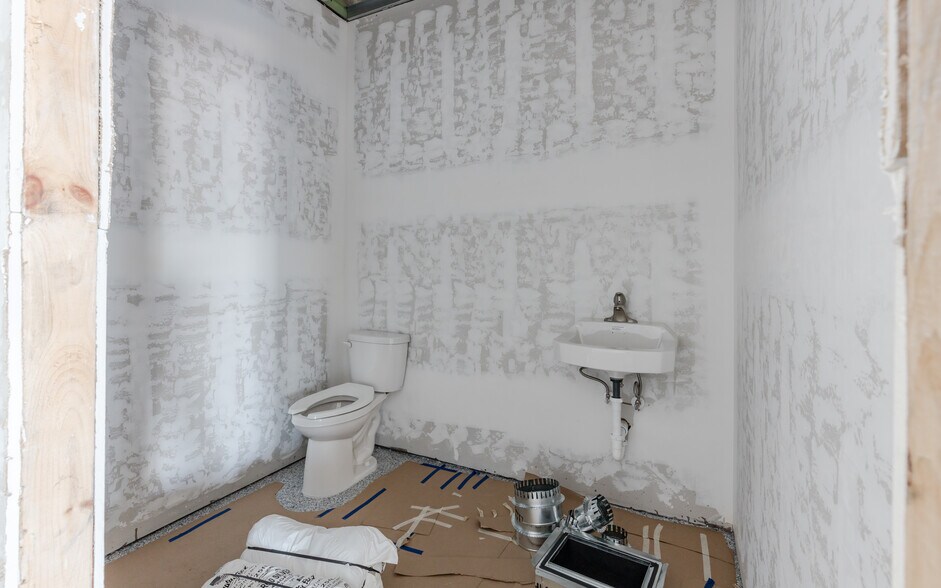 More Photos Of 1520 SE 46th Ln, Cape Coral Freestanding For Lease