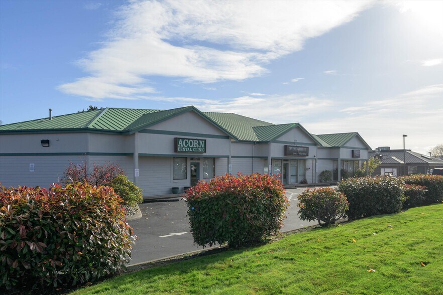 More Photos Of 230 Cabot Dr, Oak Harbor Office For Lease