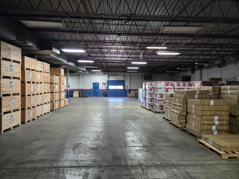 More Photos Of 400 S Railroad St, Warren Warehouse For Lease