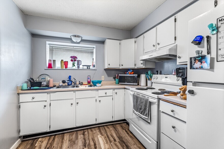 More Photos Of 329 N Main St, Cadott Storefront Retail Residential For Sale