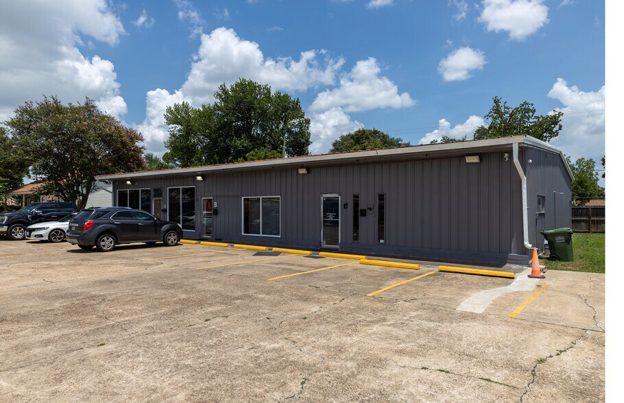 Primary Photo Of 3203 Preston Ave, Pasadena Freestanding For Lease