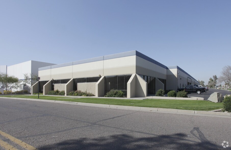 More Photos Of 3901-3911 W Van Buren St, Phoenix Warehouse For Lease