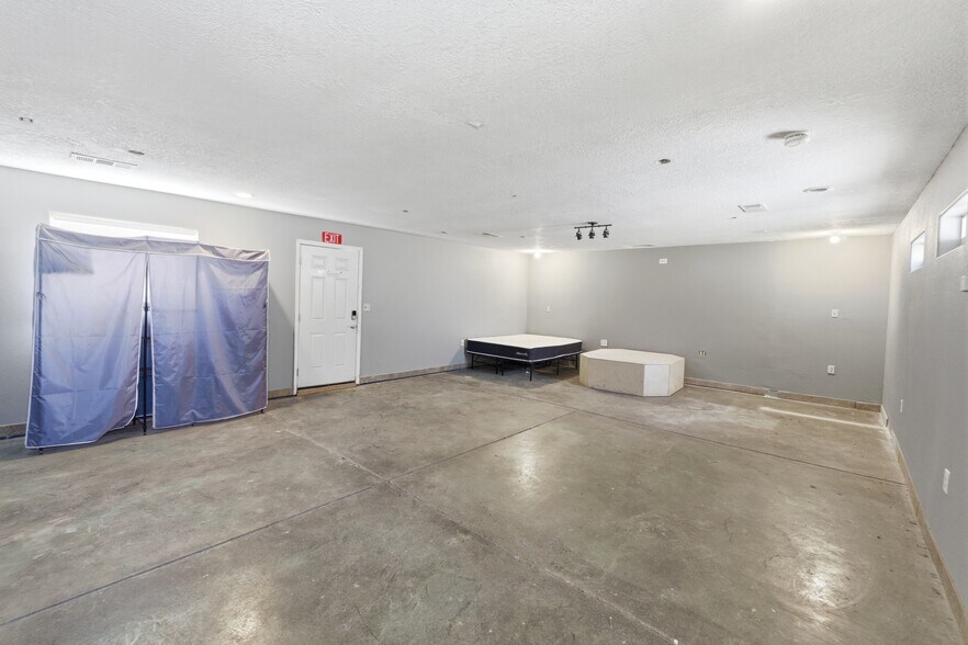 More Photos Of 606 Romero St, Belen Flex For Sale
