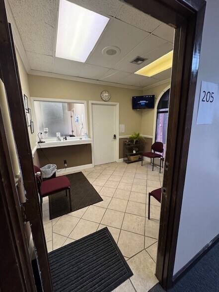 More Photos Of 1747 Citadel Plz, San Antonio Office For Sale