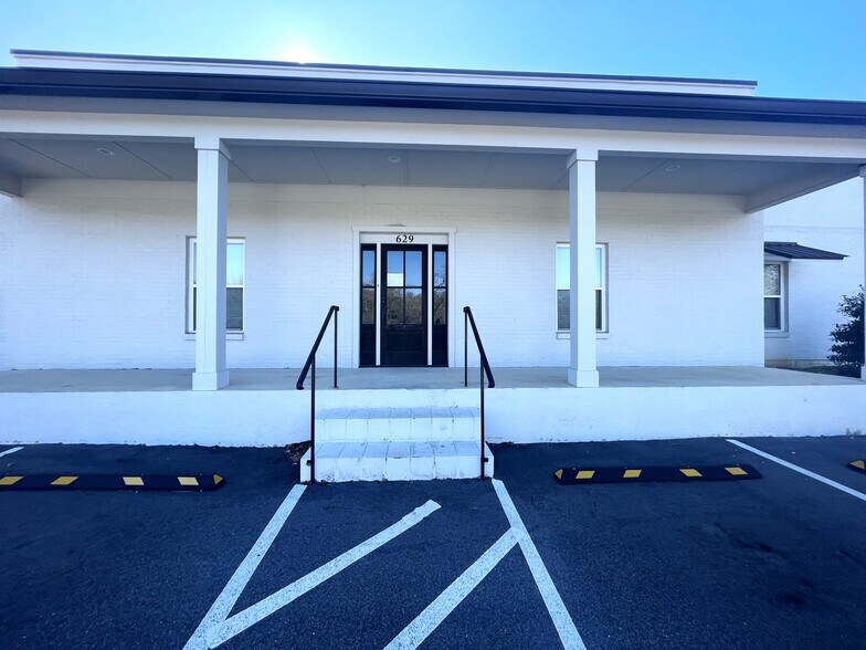 More Photos Of 629 E Forsyth St, Americus Office For Sale