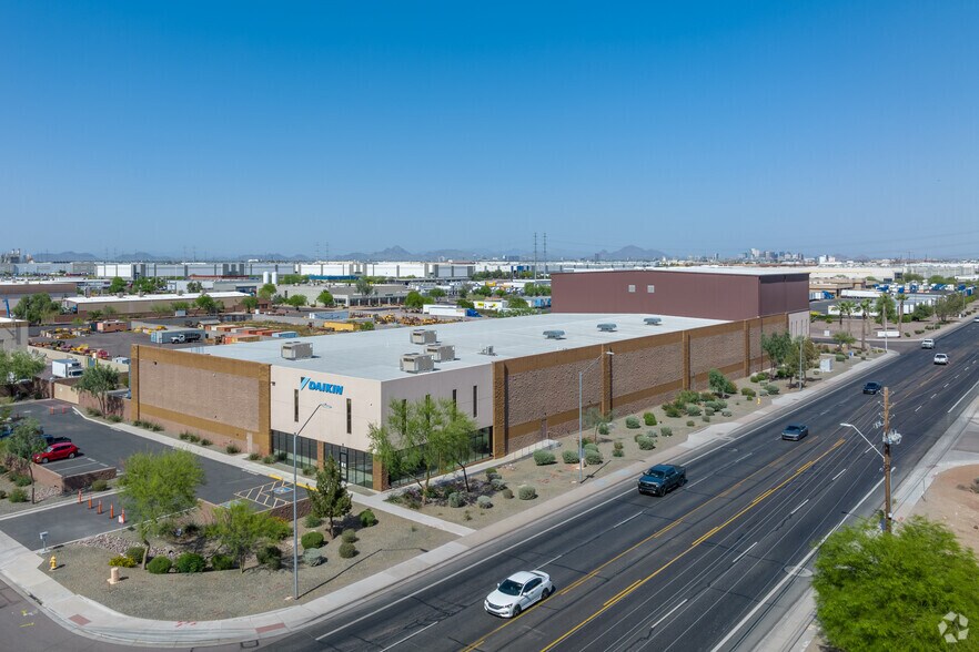 More Photos Of 4940 W Lower Buckeye Rd, Phoenix Manufacturing For Lease
