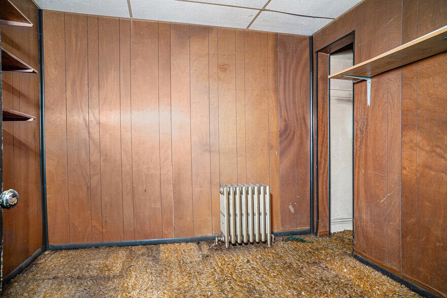 More Photos Of 604 W 151st St, East Chicago General Retail For Sale