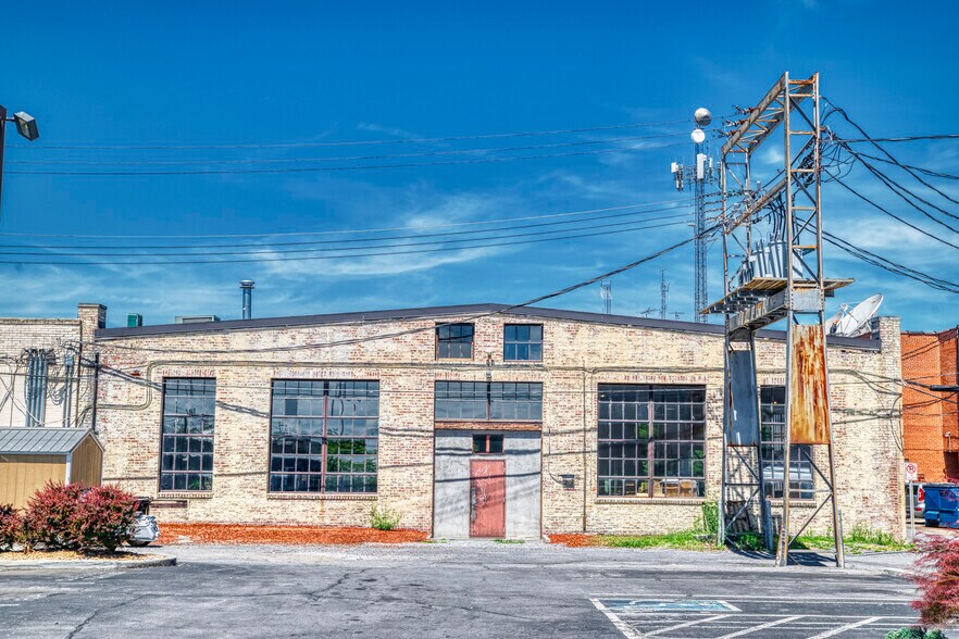 More Photos Of 223 Commerce St, Kingsport Storefront For Sale