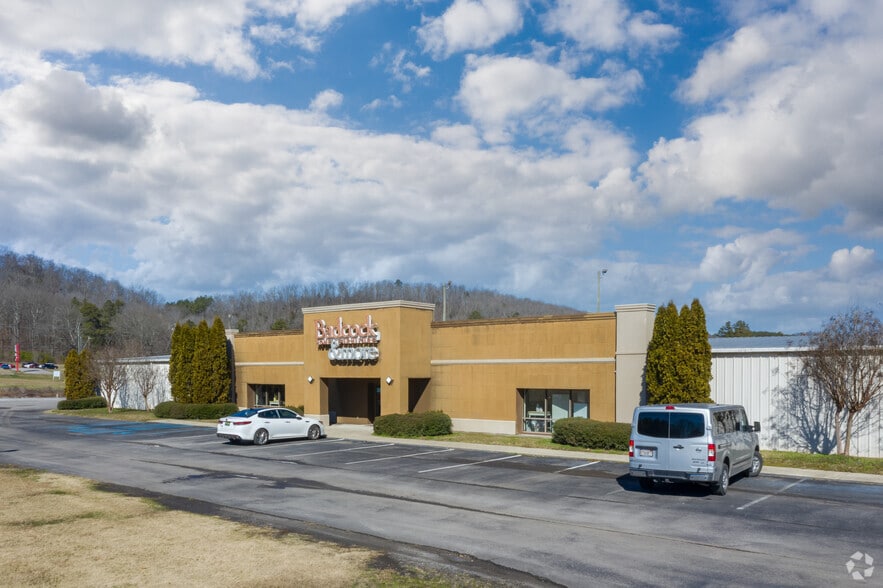 More Photos Of 2000 Clowdus Dr, Oneonta Freestanding For Sale