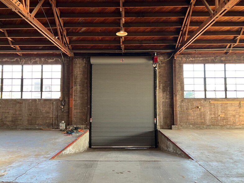 More Photos Of 1036 Ashby Ave, Berkeley Showroom For Lease