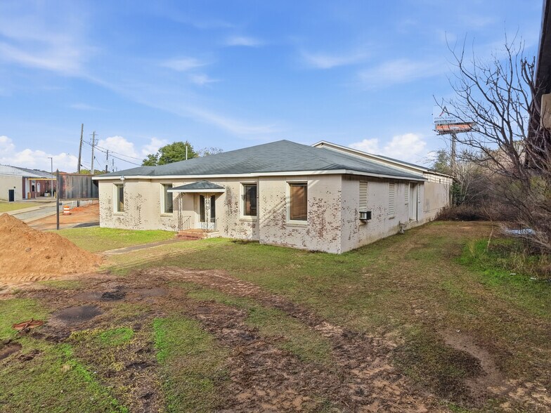 More Photos Of 401 Hodges Ave, Albany Industrial For Sale