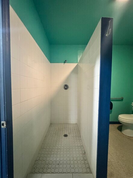 More Photos Of 2385 Corbett St, Jacksonville Warehouse For Lease