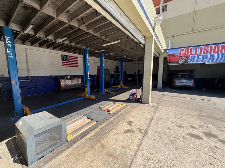 More Photos Of 301 16th St, San Diego Auto Repair For Sale