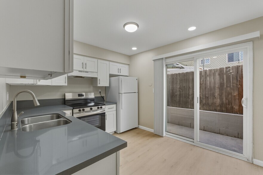 More Photos Of 7125 Waite Dr, La Mesa Apartments For Sale