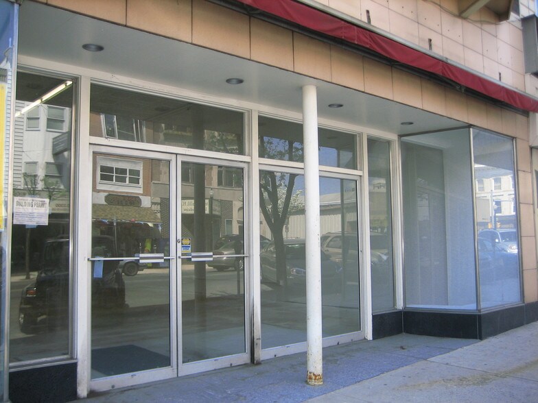 More Photos Of 14-20 N Main St, Shenandoah Office For Sale