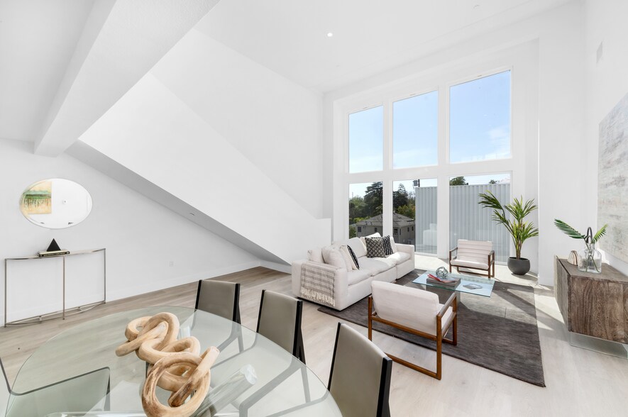 More Photos Of 11700 W Magnolia Blvd, Valley Village Apartments For Sale