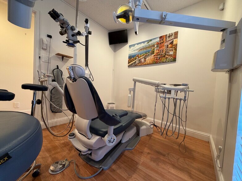 More Photos Of 1832 Avondale Ave, Sacramento Medical For Sale