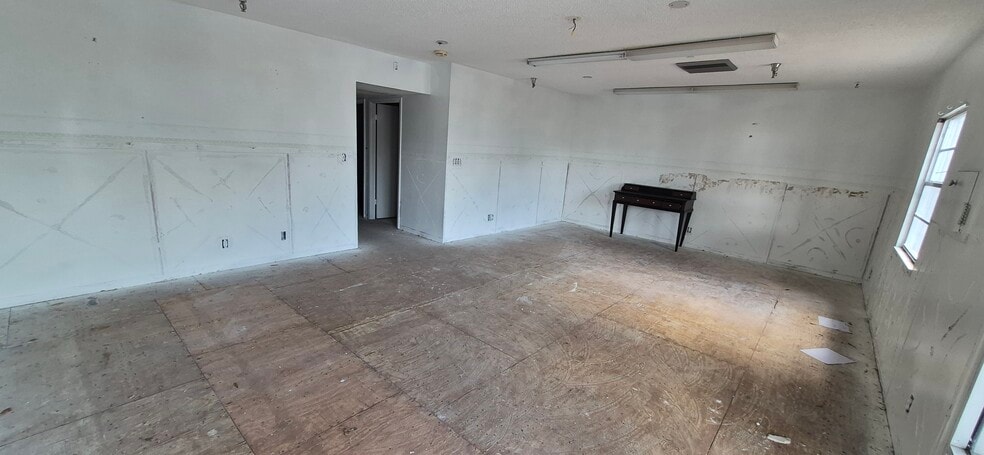 More Photos Of 7789 131st St, Seminole Office For Sale