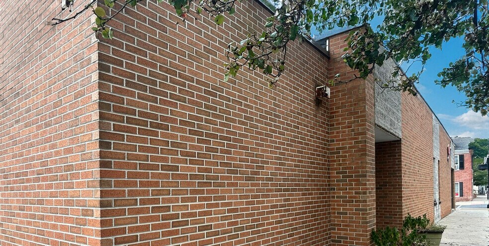 More Photos Of 33 N Brown St, Lewistown Storefront Retail Office For Sale