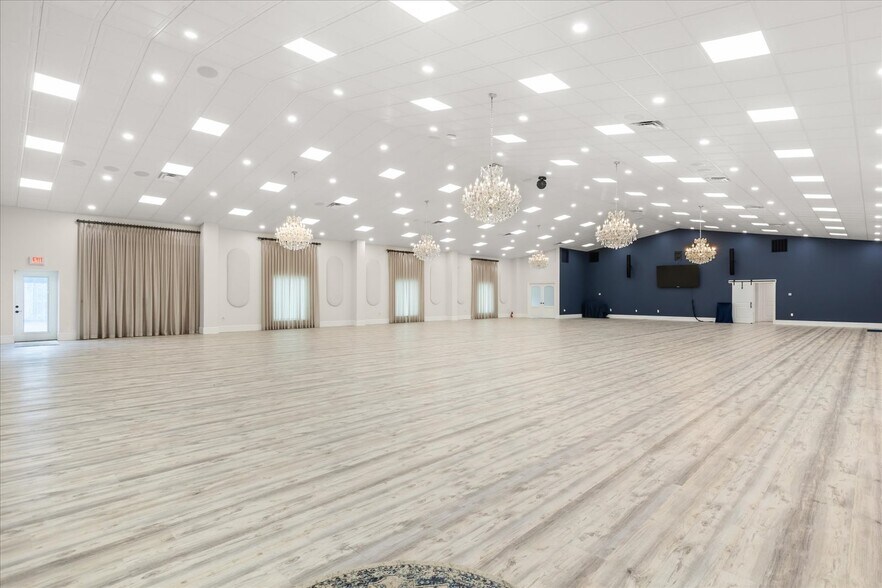 More Photos Of 455 Briar Patch Ln, Geneva Specialty For Sale