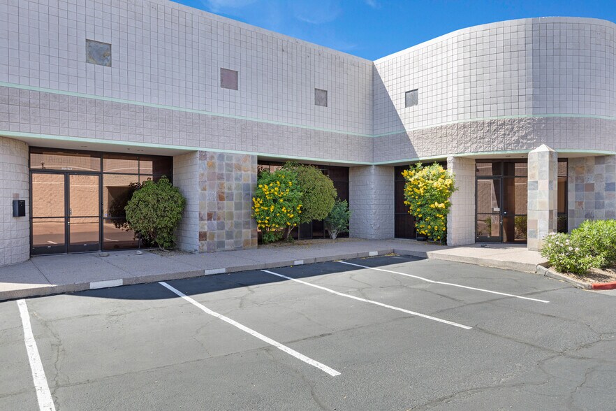 More Photos Of 7860 E McClain Dr, Scottsdale Warehouse For Sale