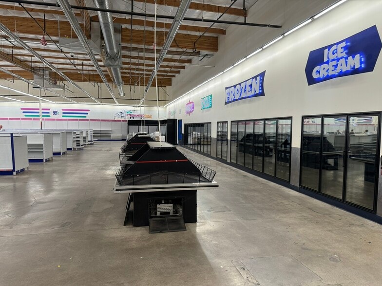 More Photos Of 20220-20222 US Highway 18, Apple Valley Supermarket For Lease