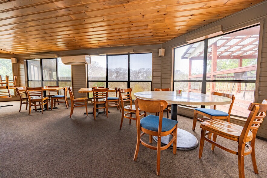 More Photos Of 1205 Main St, Bandera Restaurant For Lease