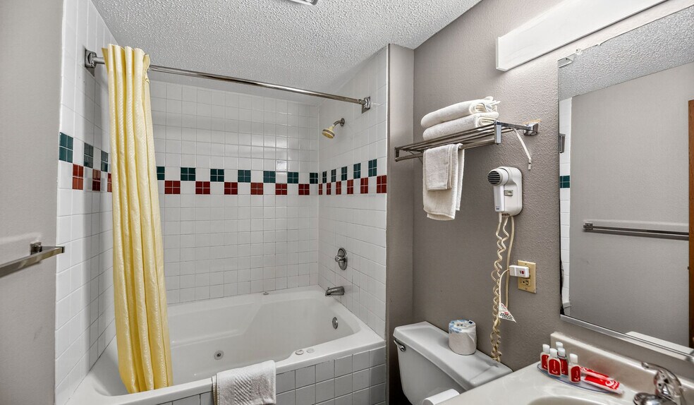 More Photos Of 2200 N Main St, Princeton Hotel For Sale