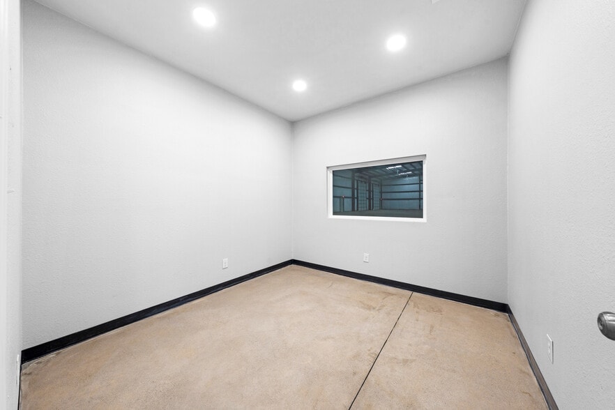 More Photos Of 1400 S State Hwy 78, Farmersville Industrial For Lease