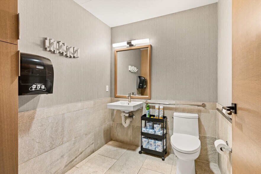 More Photos Of 122 W Main St, Aspen Office Residential For Sale