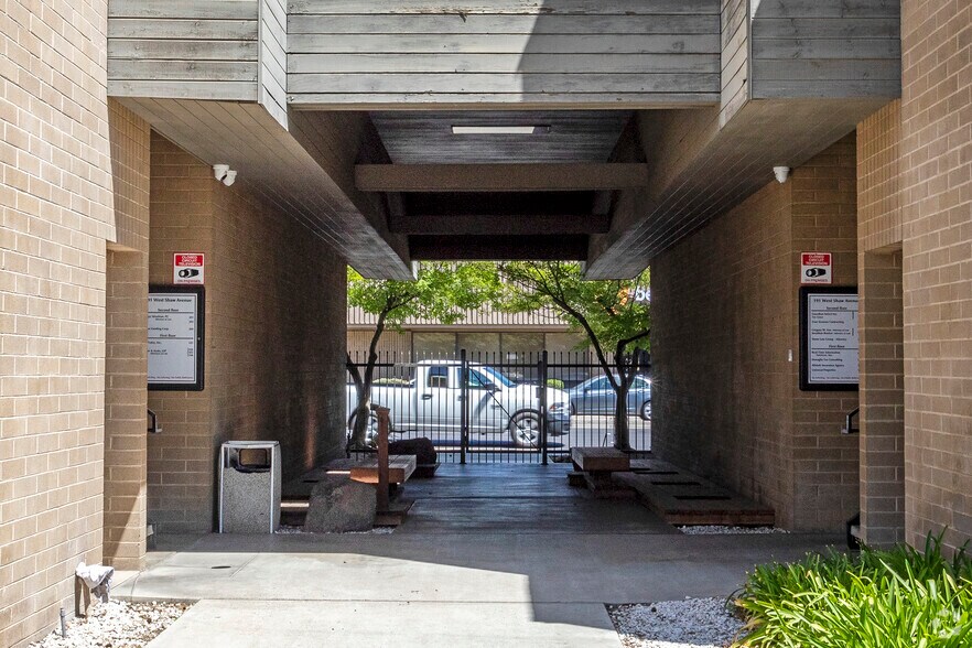 More Photos Of 191 W Shaw Ave, Fresno Office For Lease