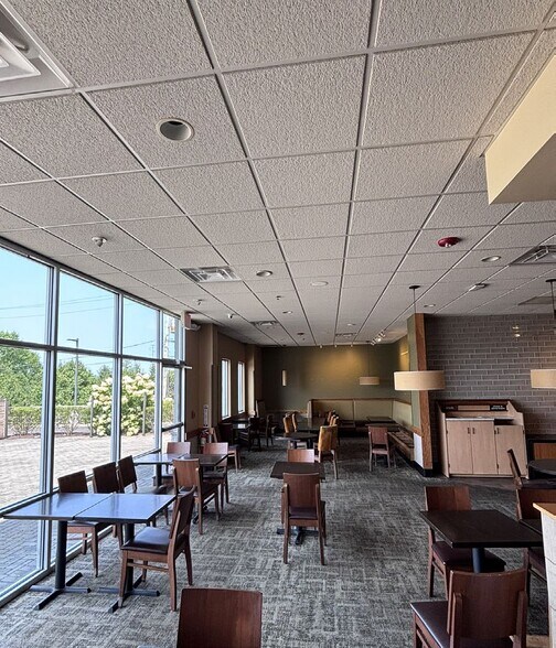 More Photos Of 5 Morehall Rd, Malvern Freestanding For Lease