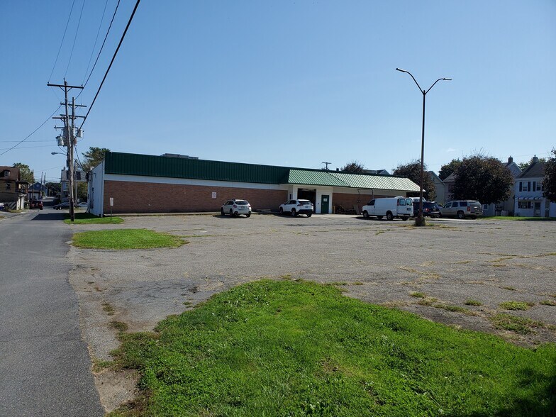 More Photos Of 717 W Berwick St, Easton Light Manufacturing For Sale