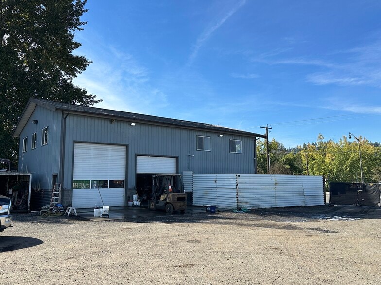More Photos Of 1287 Valentine Ave SE, Pacific Service For Lease