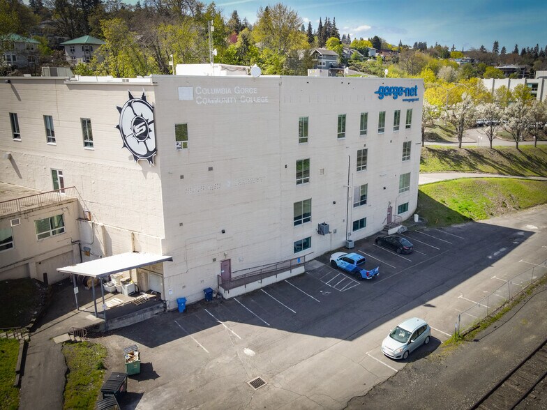 More Photos Of 616 Industrial St, Hood River Warehouse For Lease