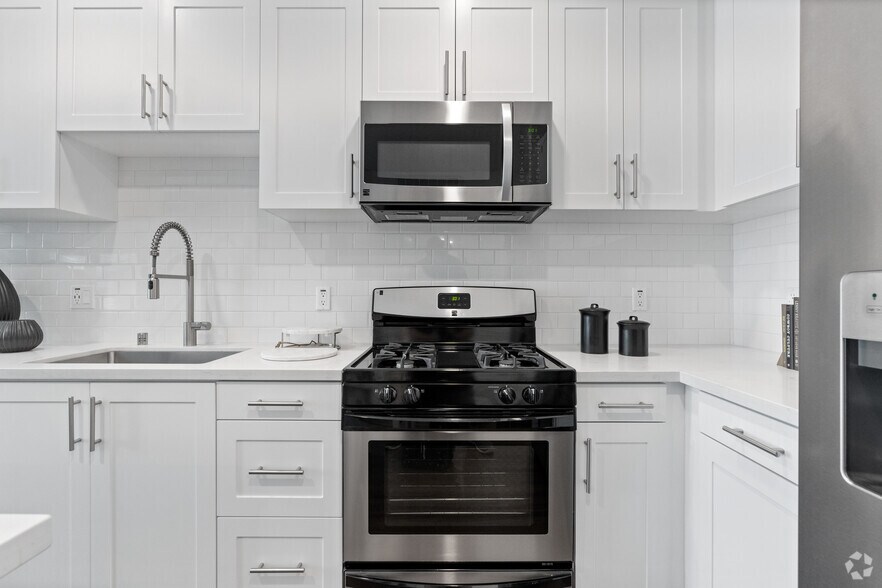 More Photos Of 5901-5921 Center Dr, Los Angeles Apartments For Lease