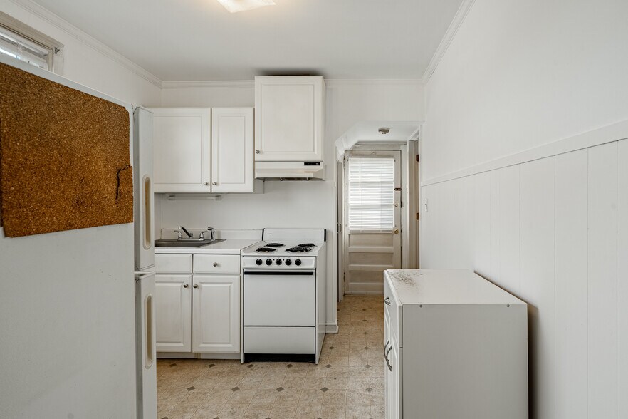 More Photos Of 663 Clearview Ave, Trevose Light Manufacturing For Sale